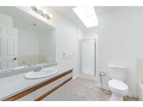 36 Poplar Crescent, Welland, ON - Indoor Photo Showing Bathroom