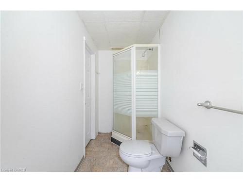 36 Poplar Crescent, Welland, ON - Indoor Photo Showing Bathroom