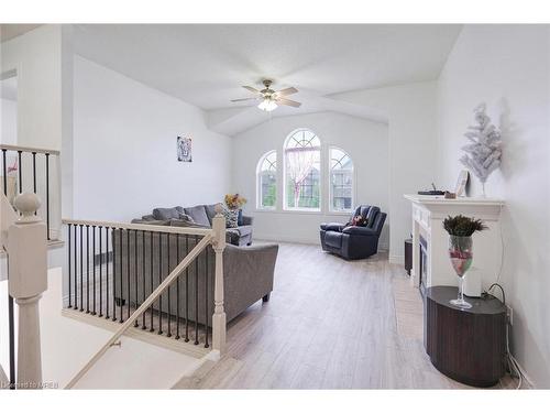 1860 Devos Drive, Middlesex Centre, ON - Indoor Photo Showing Other Room