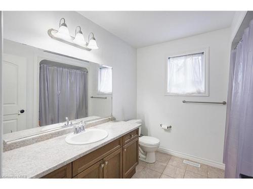 1860 Devos Drive, Middlesex Centre, ON - Indoor Photo Showing Bathroom