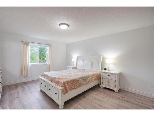 1860 Devos Drive, Middlesex Centre, ON - Indoor Photo Showing Bedroom