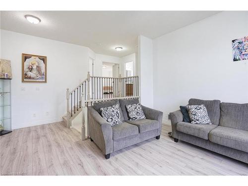 1860 Devos Drive, Middlesex Centre, ON - Indoor Photo Showing Living Room