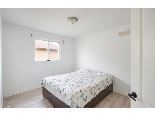 1860 Devos Drive, Middlesex Centre, ON - Indoor Photo Showing Bedroom