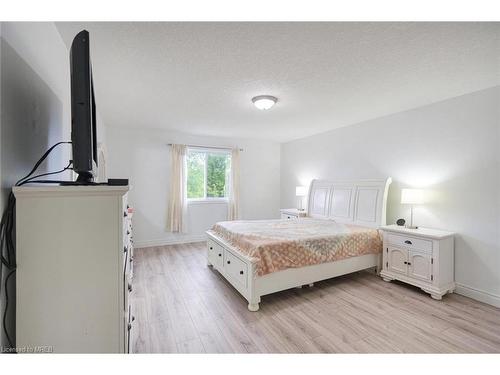 1860 Devos Drive, Middlesex Centre, ON - Indoor Photo Showing Bedroom