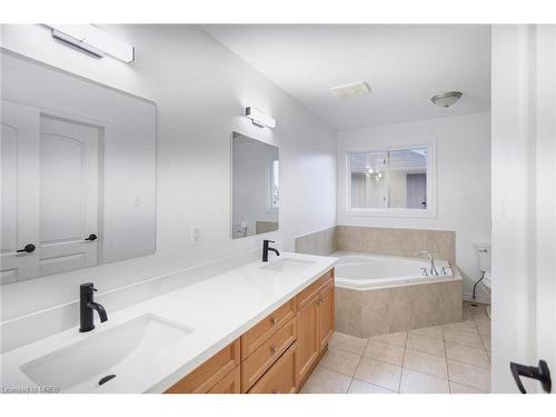 1860 Devos Drive, Middlesex Centre, ON - Indoor Photo Showing Bathroom