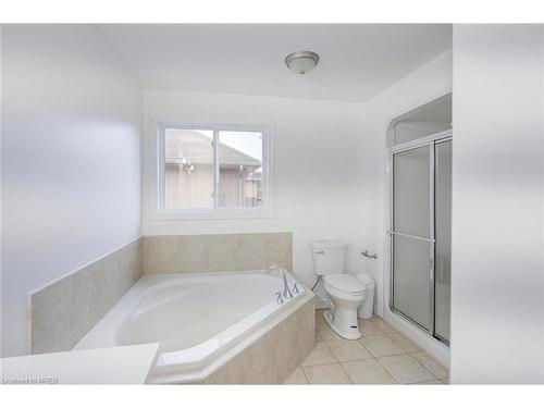 1860 Devos Drive, Middlesex Centre, ON - Indoor Photo Showing Bathroom