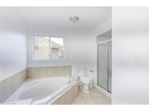 1860 Devos Drive, Middlesex Centre, ON - Indoor Photo Showing Bathroom