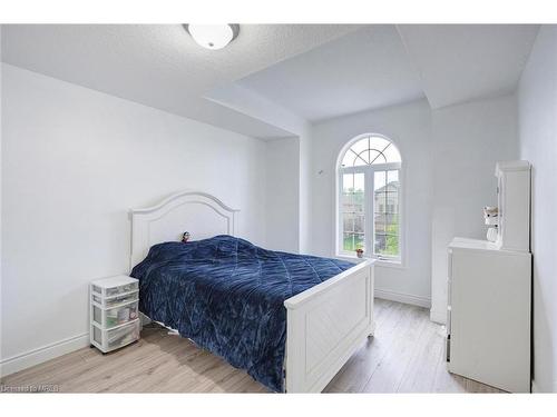 1860 Devos Drive, Middlesex Centre, ON - Indoor Photo Showing Bedroom