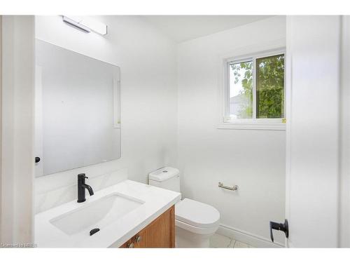 1860 Devos Drive, Middlesex Centre, ON - Indoor Photo Showing Bathroom