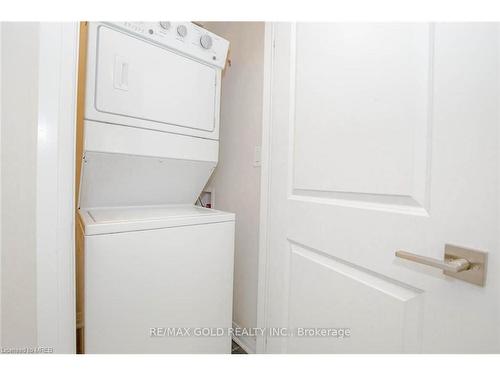 1E-155 Thomas Slee Drive, Kitchener, ON - Indoor Photo Showing Laundry Room