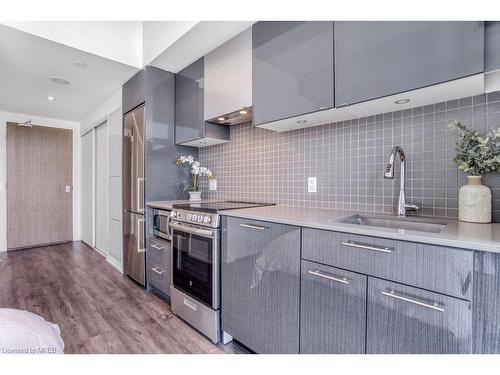 1909-251 Jarvis Street, Toronto, ON - Indoor Photo Showing Kitchen With Upgraded Kitchen