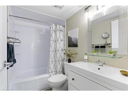 514-300 Webb Drive, Mississauga, ON - Indoor Photo Showing Bathroom