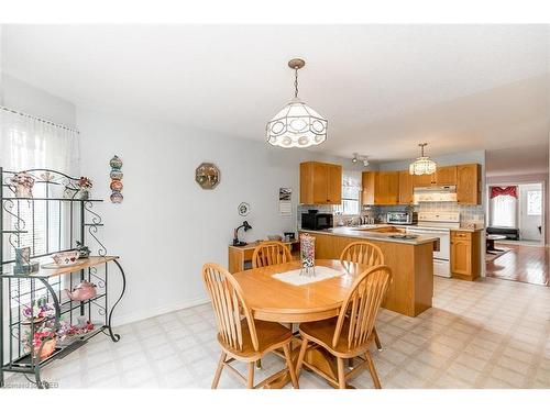 5 Pennsylvania Avenue, Wasaga Beach, ON - Indoor Photo Showing Dining Room