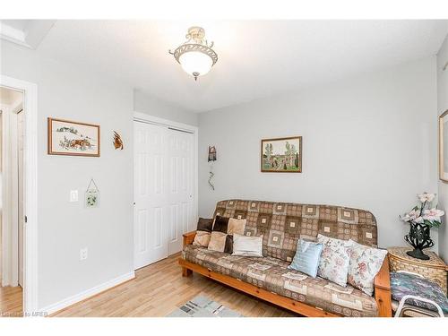 5 Pennsylvania Avenue, Wasaga Beach, ON - Indoor Photo Showing Living Room