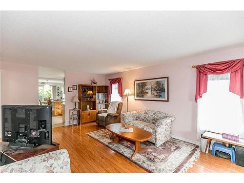 5 Pennsylvania Avenue, Wasaga Beach, ON - Indoor Photo Showing Living Room