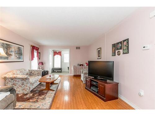 5 Pennsylvania Avenue, Wasaga Beach, ON - Indoor Photo Showing Living Room