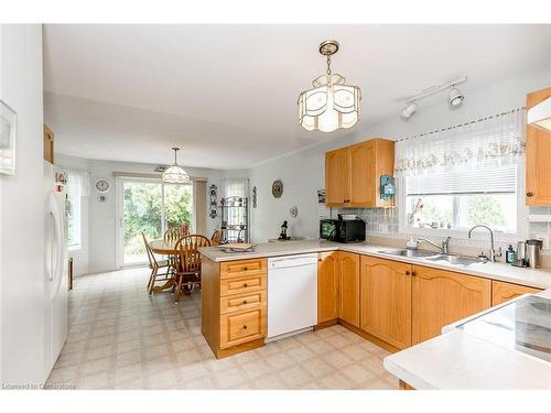 5 Pennsylvania Avenue, Wasaga Beach, ON - Indoor Photo Showing Kitchen With Double Sink