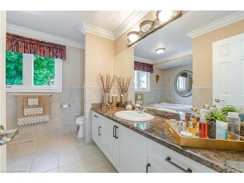 236 Nottingham Drive, Oakville, ON - Indoor Photo Showing Bathroom