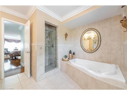 236 Nottingham Drive, Oakville, ON - Indoor Photo Showing Bathroom