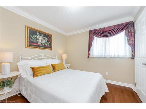 236 Nottingham Drive, Oakville, ON - Indoor Photo Showing Bedroom