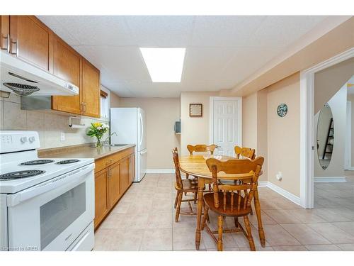 236 Nottingham Drive, Oakville, ON - Indoor Photo Showing Kitchen