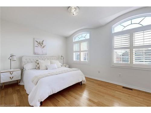 3343 Cline Street, Burlington, ON - Indoor Photo Showing Bedroom