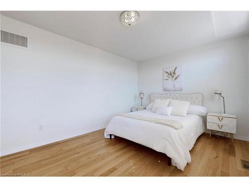 3343 Cline Street, Burlington, ON - Indoor Photo Showing Bedroom