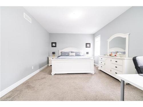 172 Hollybrook Trail Trail, Kitchener, ON - Indoor Photo Showing Bedroom