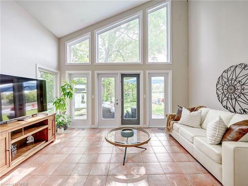 9 Fallbrook Lane, Cambridge, ON - Indoor Photo Showing Living Room