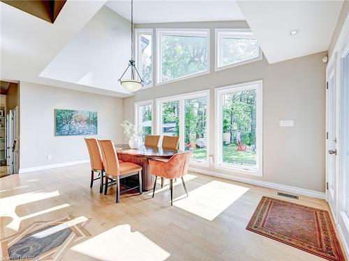 9 Fallbrook Lane, Cambridge, ON - Indoor Photo Showing Dining Room