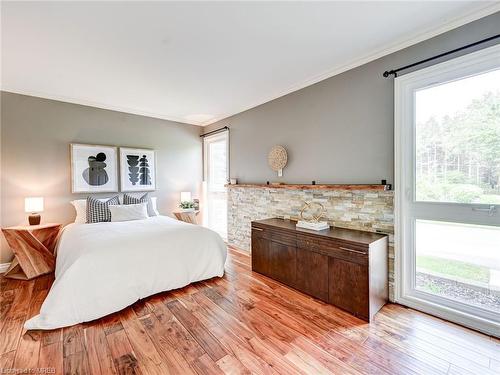 9 Fallbrook Lane, Cambridge, ON - Indoor Photo Showing Bedroom