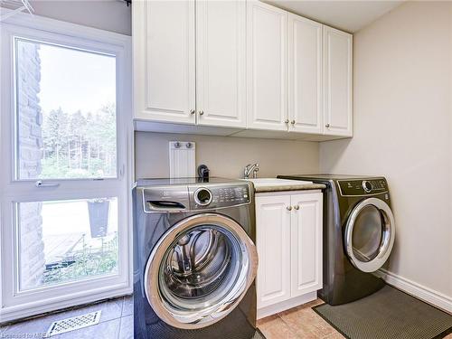 9 Fallbrook Lane, Cambridge, ON - Indoor Photo Showing Laundry Room