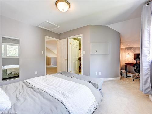 9 Fallbrook Lane, Cambridge, ON - Indoor Photo Showing Bedroom