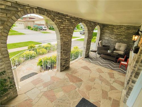 2141 Cartier Crescent, Burlington, ON - Indoor Photo Showing Other Room