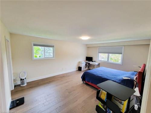 2141 Cartier Crescent, Burlington, ON - Indoor Photo Showing Bedroom