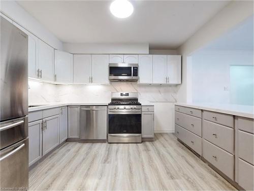 374 Book Road, Grimsby, ON - Indoor Photo Showing Kitchen