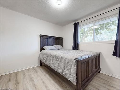 374 Book Road, Grimsby, ON - Indoor Photo Showing Bedroom