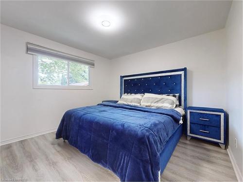 374 Book Road, Grimsby, ON - Indoor Photo Showing Bedroom