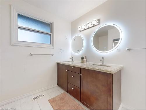 374 Book Road, Grimsby, ON - Indoor Photo Showing Bathroom