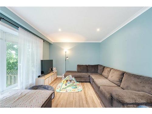 9 Ridge Drive, Oakville, ON - Indoor Photo Showing Living Room