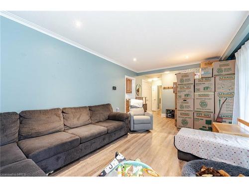 9 Ridge Drive, Oakville, ON - Indoor Photo Showing Living Room