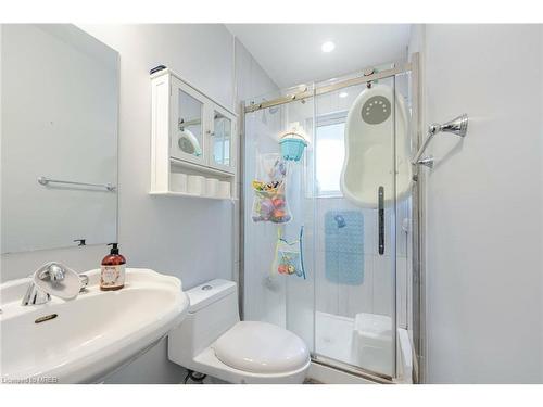 9 Ridge Drive, Oakville, ON - Indoor Photo Showing Bathroom