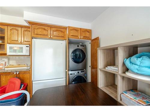 9 Ridge Drive, Oakville, ON - Indoor Photo Showing Laundry Room