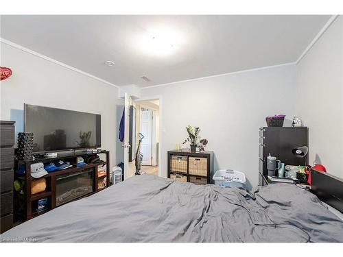 9 Ridge Drive, Oakville, ON - Indoor Photo Showing Bedroom