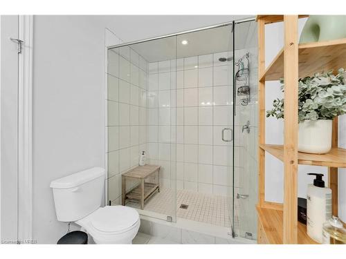 96 Hollybrook Trail, Waterloo, ON - Indoor Photo Showing Bathroom