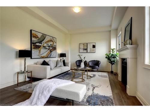395 Humphrey Street Street, Hamilton, ON - Indoor Photo Showing Living Room