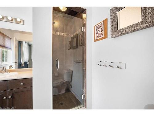 32-105 Bard Boulevard Boulevard, Guelph, ON - Indoor Photo Showing Bathroom