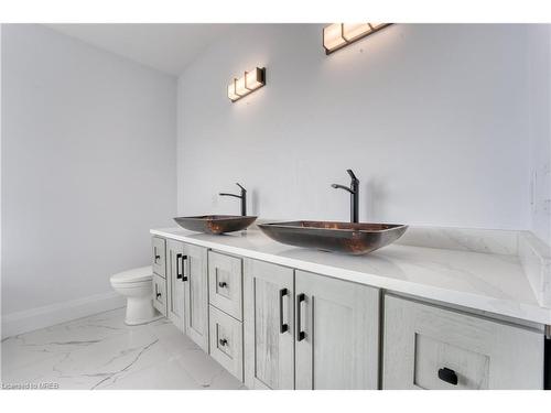 3530 Fiorina Street, Lasalle, ON - Indoor Photo Showing Bathroom