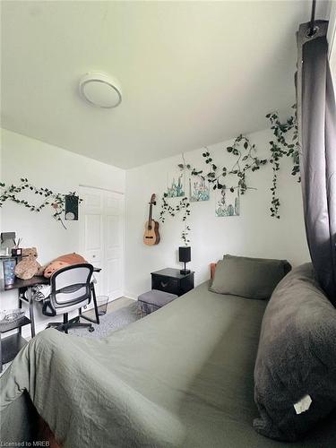 176 Wellesley Crescent W, London, ON - Indoor Photo Showing Bedroom