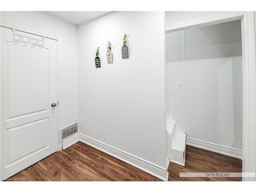 141 Mcanulty Boulevard, Hamilton, ON - Indoor Photo Showing Other Room